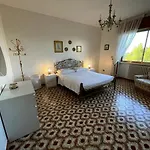 Private With Large Terrace In Salento Ferienhaus