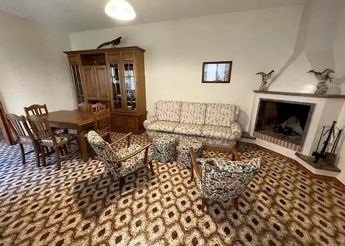 Private With Large Terrace In Salento בית נופש