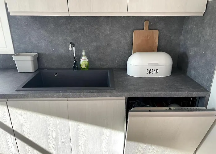 Private With Large Terrace In Salento בית נופש